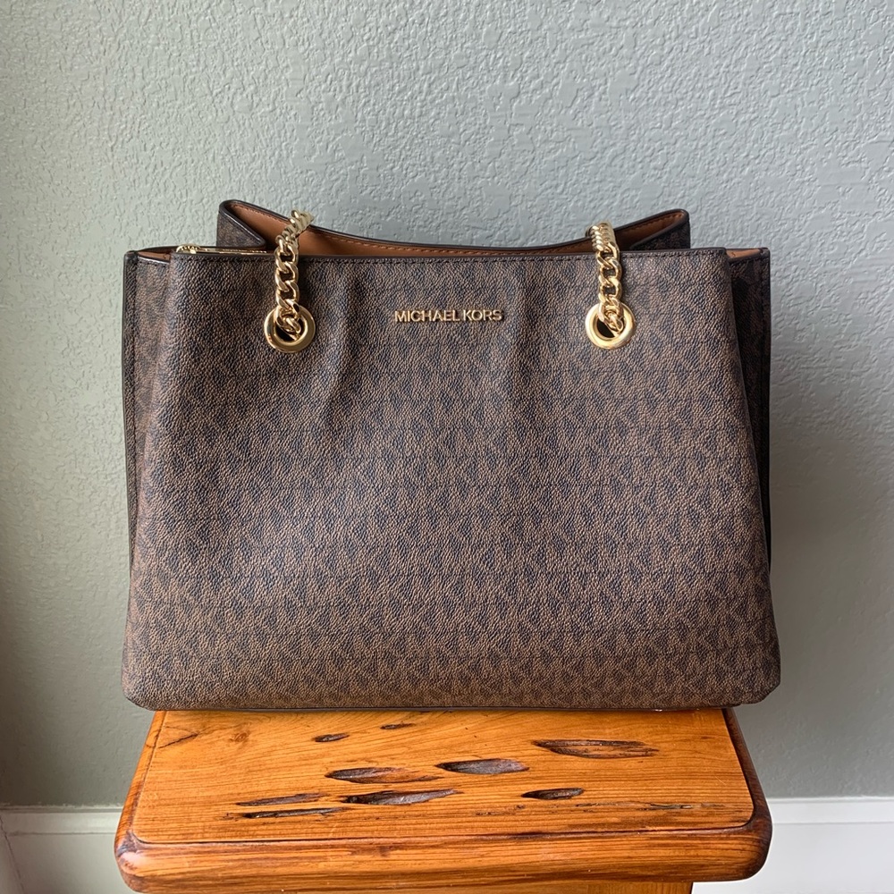 Michael Kors Logo Tegan Shoulder Bag